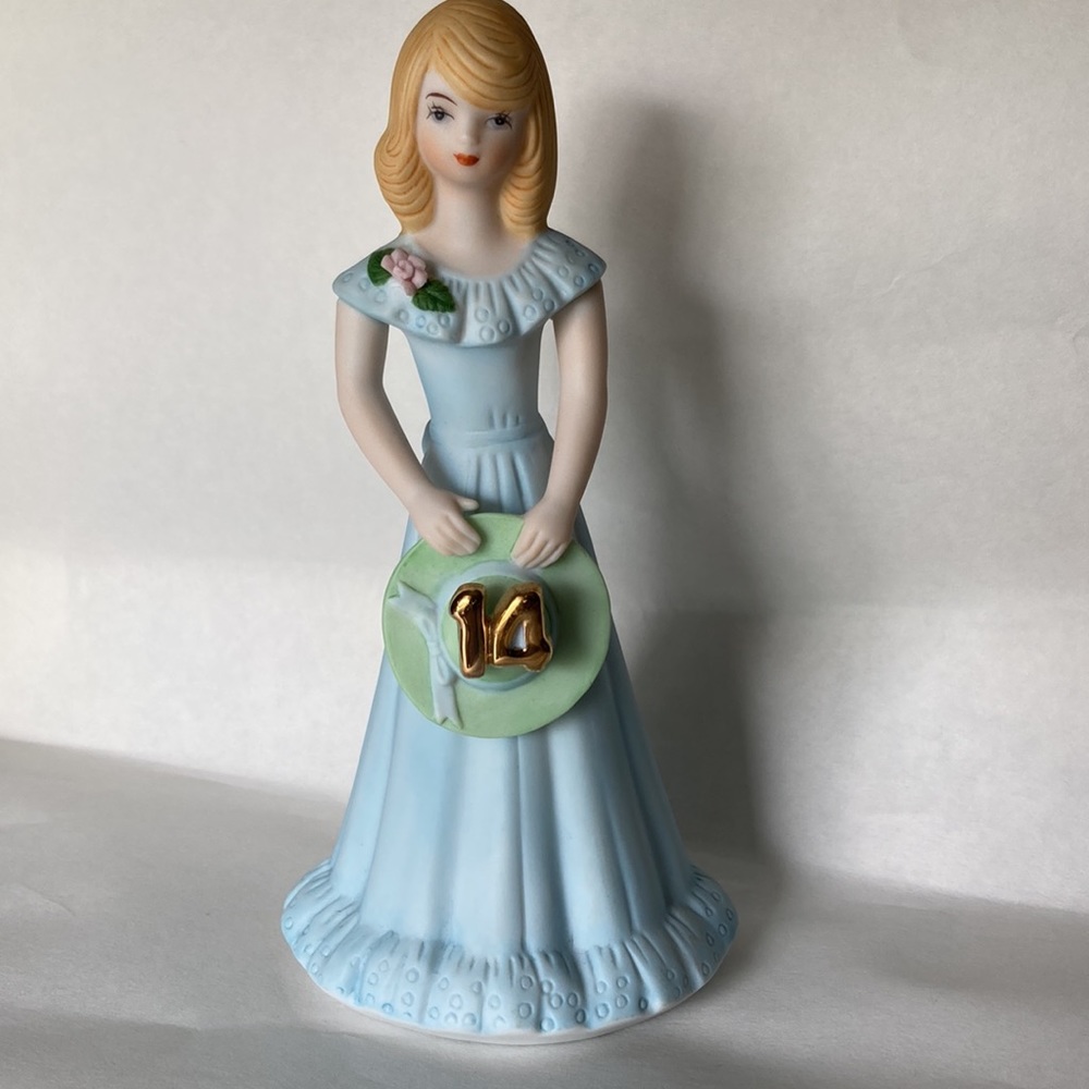 Enesco-  GROWING UP BIRTHDAY GIRLS DOLLS (set 17, birth to Sweet 16) - Picture 14 of 16